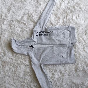 Boys Under Armour zip Hoodie, size 6